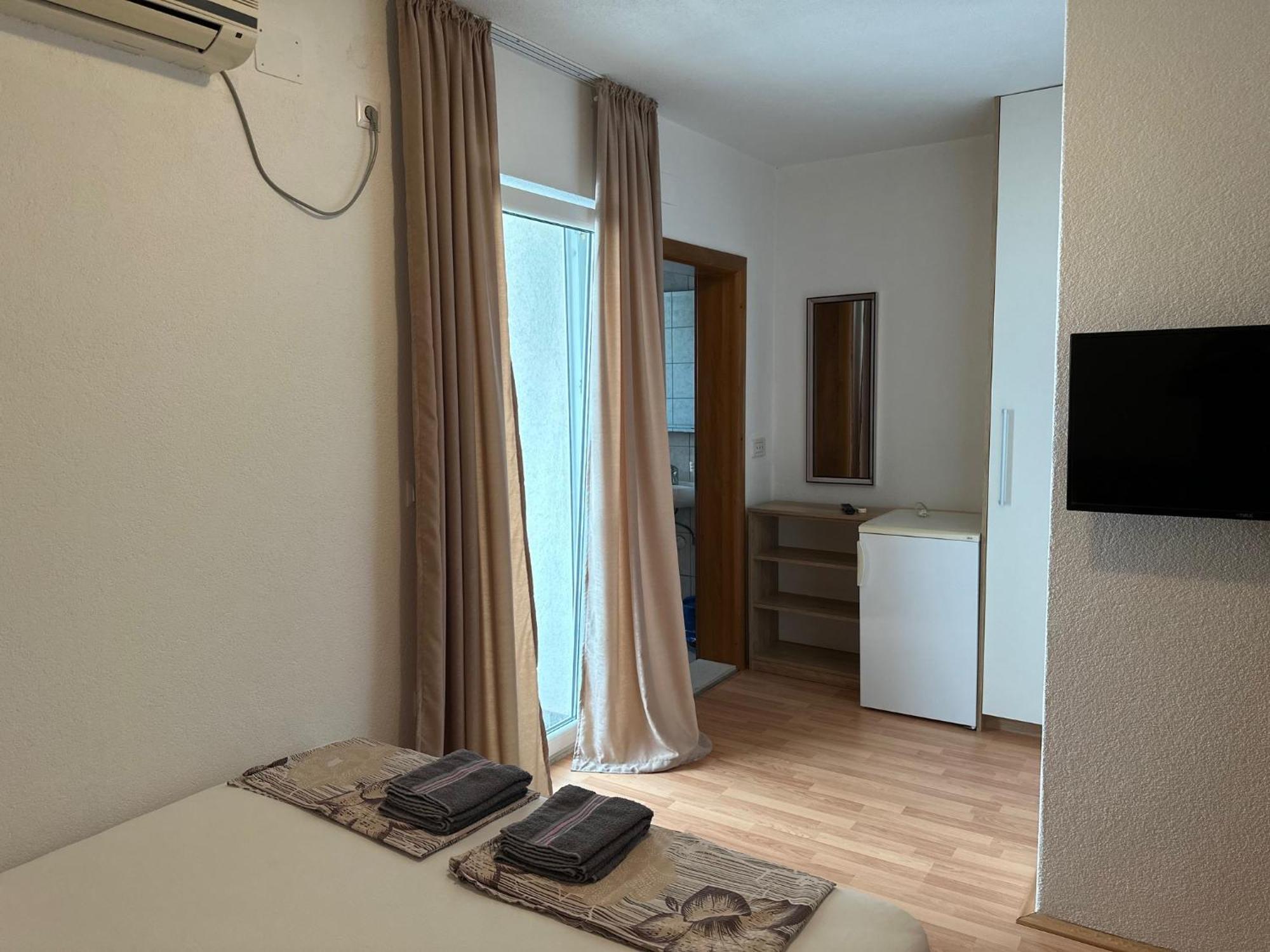 Royal Apartments Neum Esterno foto