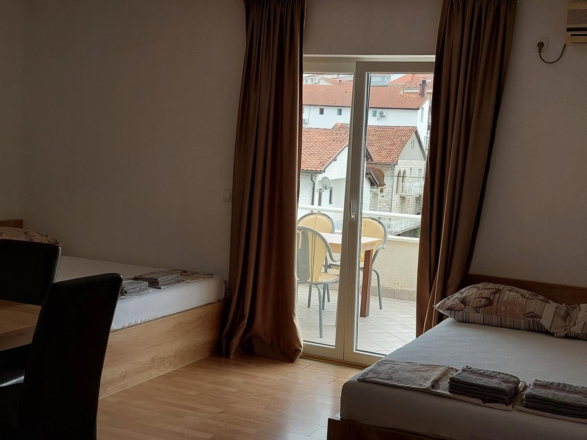 Royal Apartments Neum Esterno foto