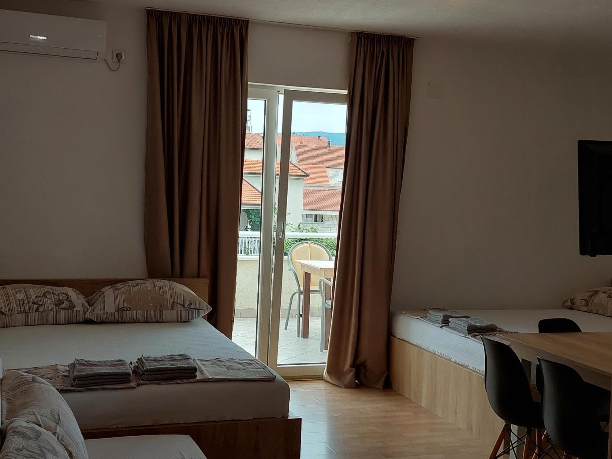 Royal Apartments Neum Esterno foto