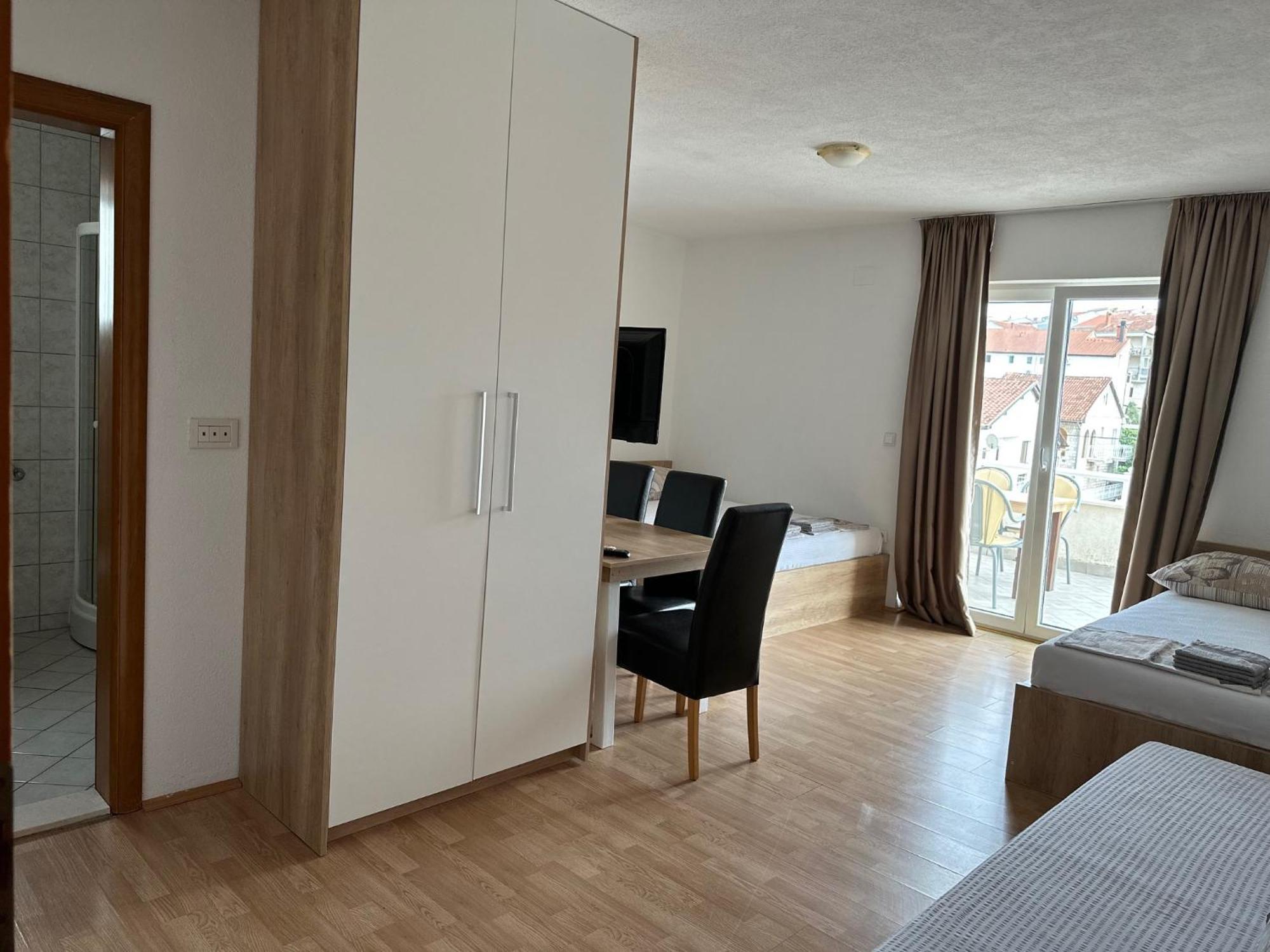 Royal Apartments Neum Esterno foto