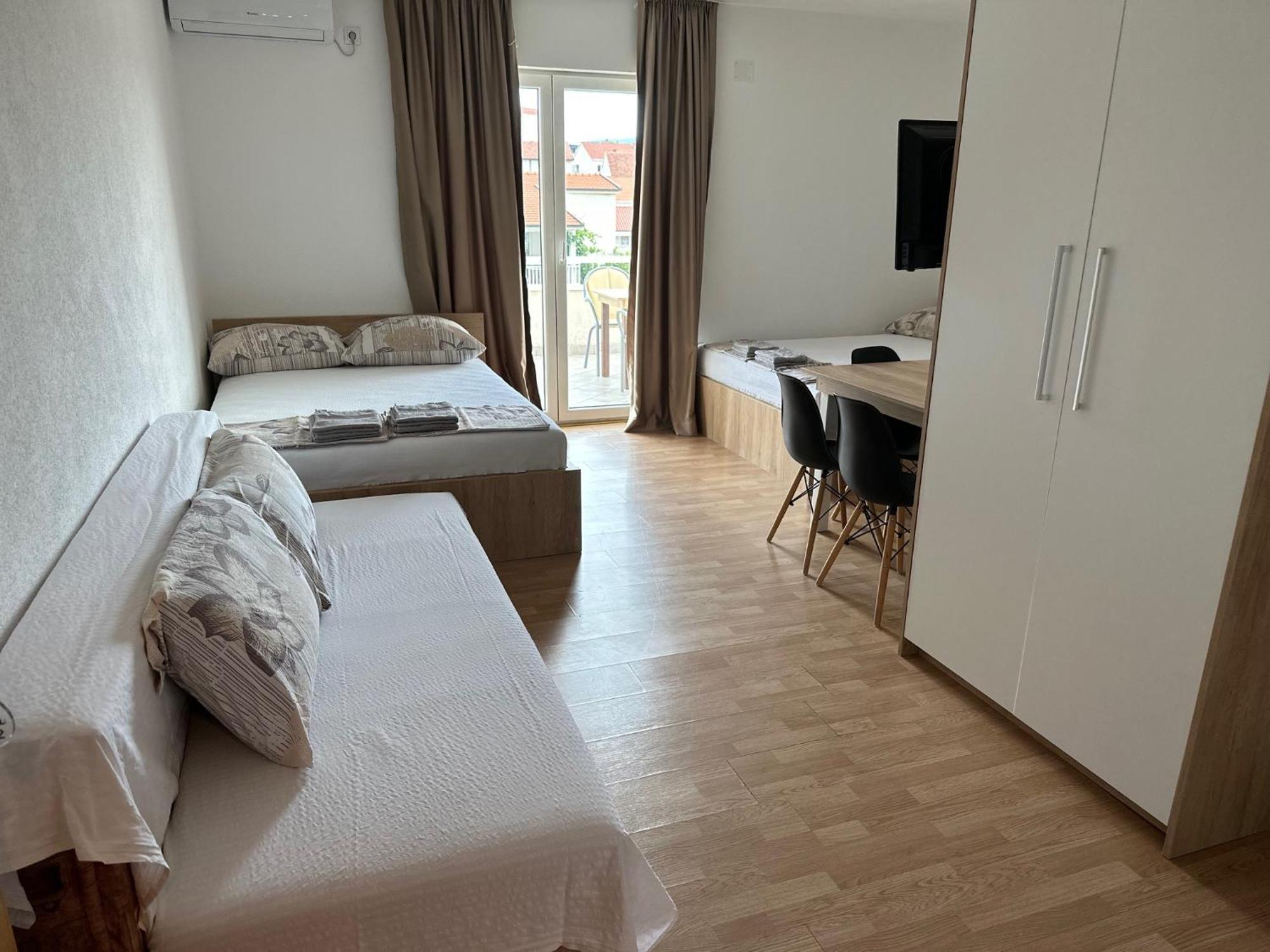 Royal Apartments Neum Esterno foto