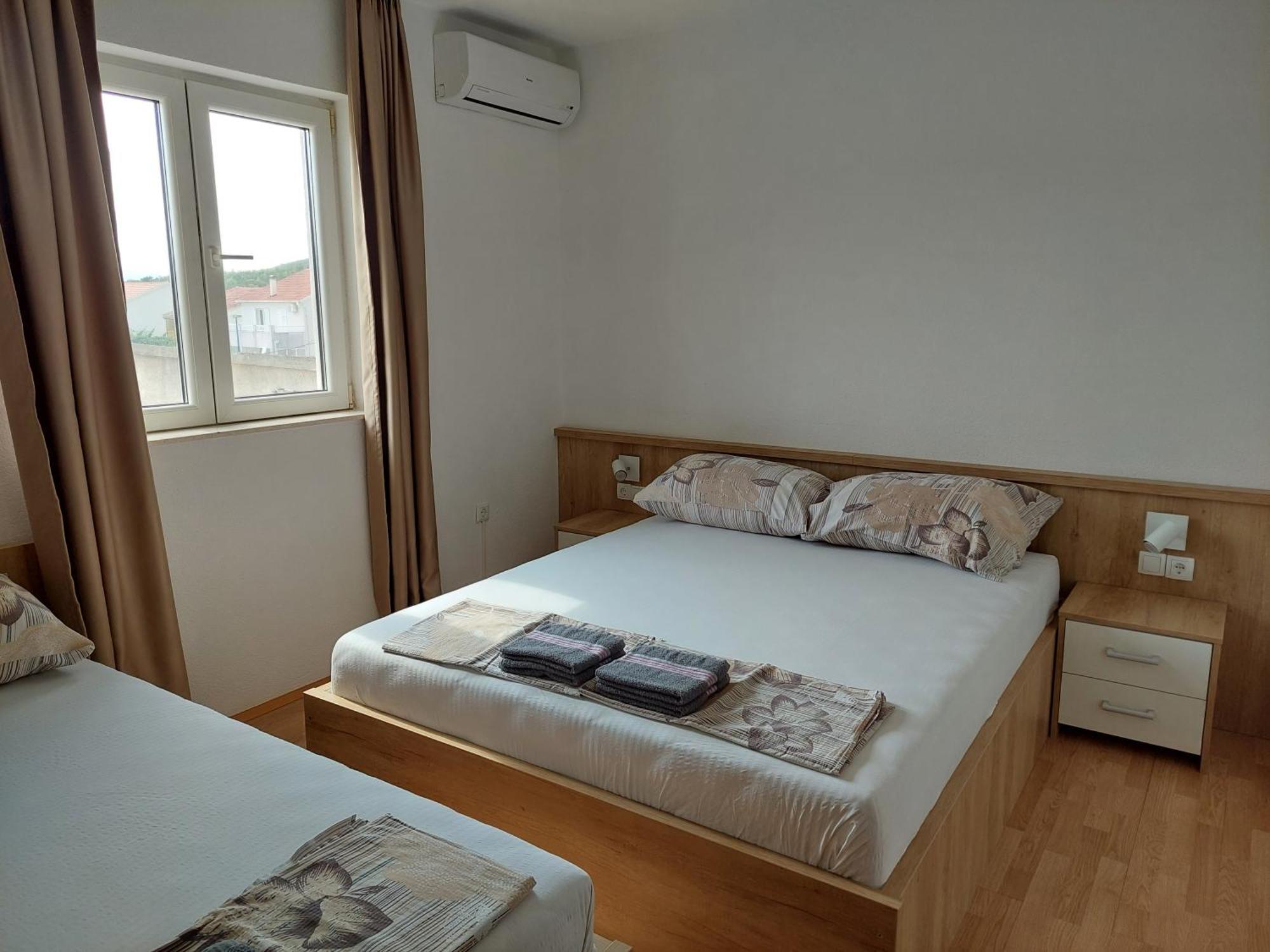 Royal Apartments Neum Esterno foto