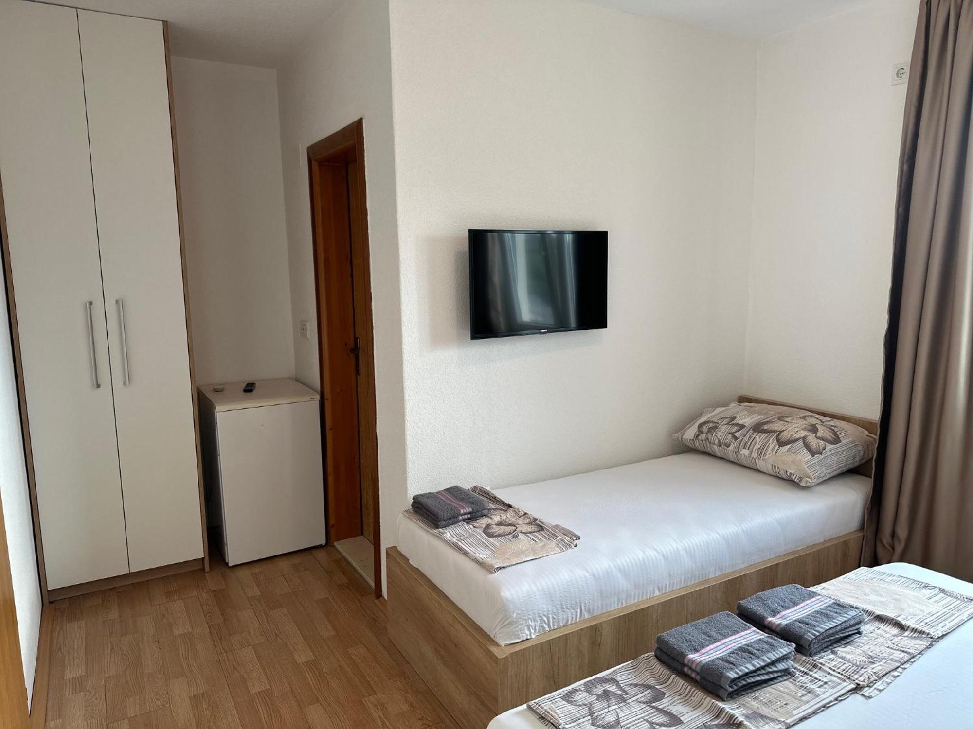 Royal Apartments Neum Esterno foto
