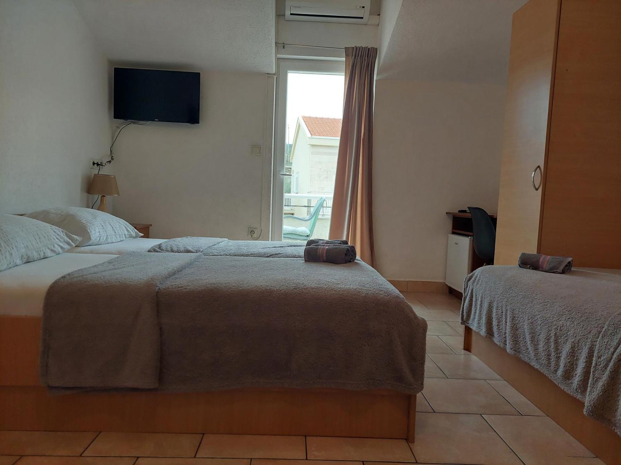 Royal Apartments Neum Esterno foto