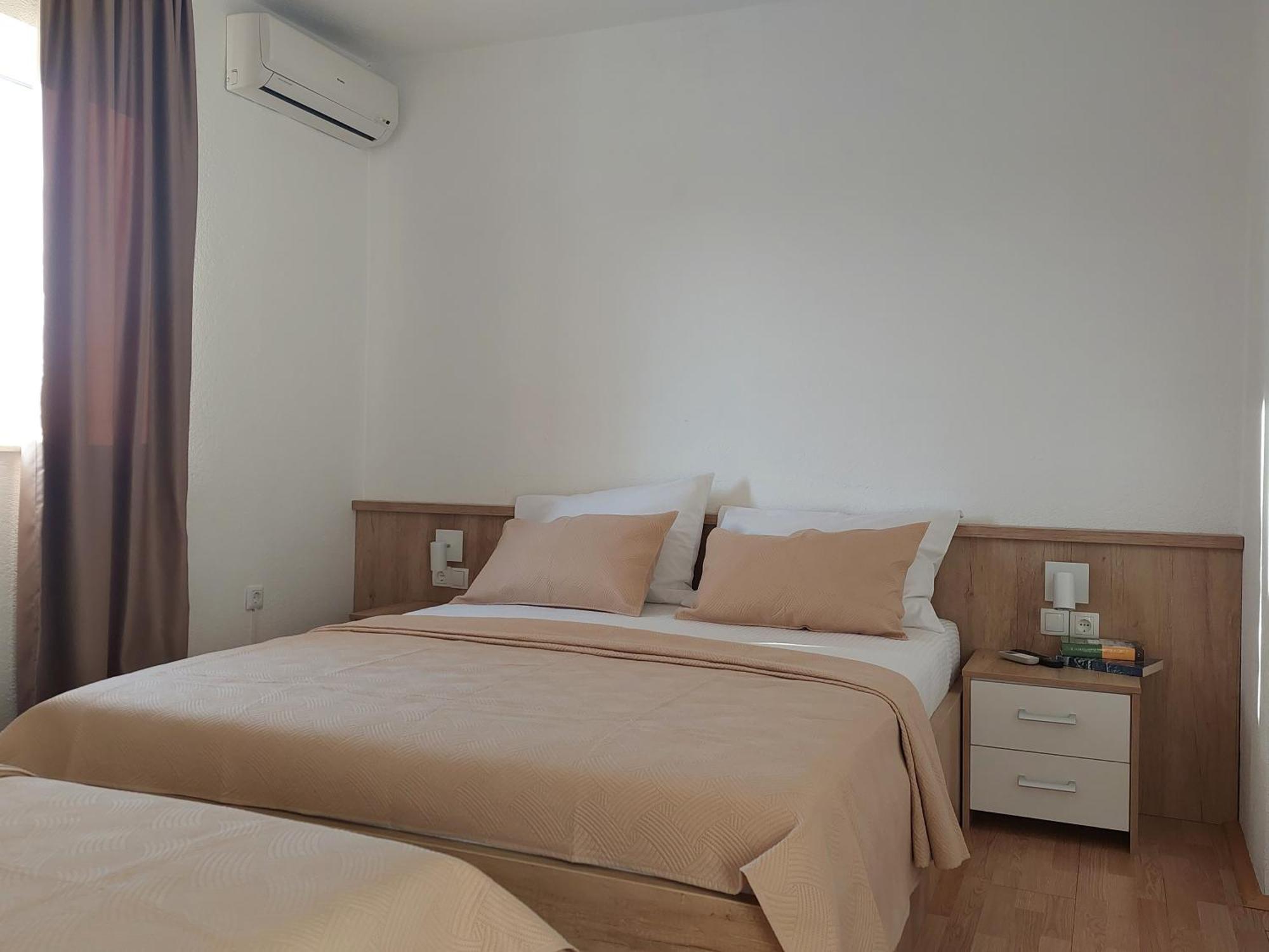 Royal Apartments Neum Esterno foto