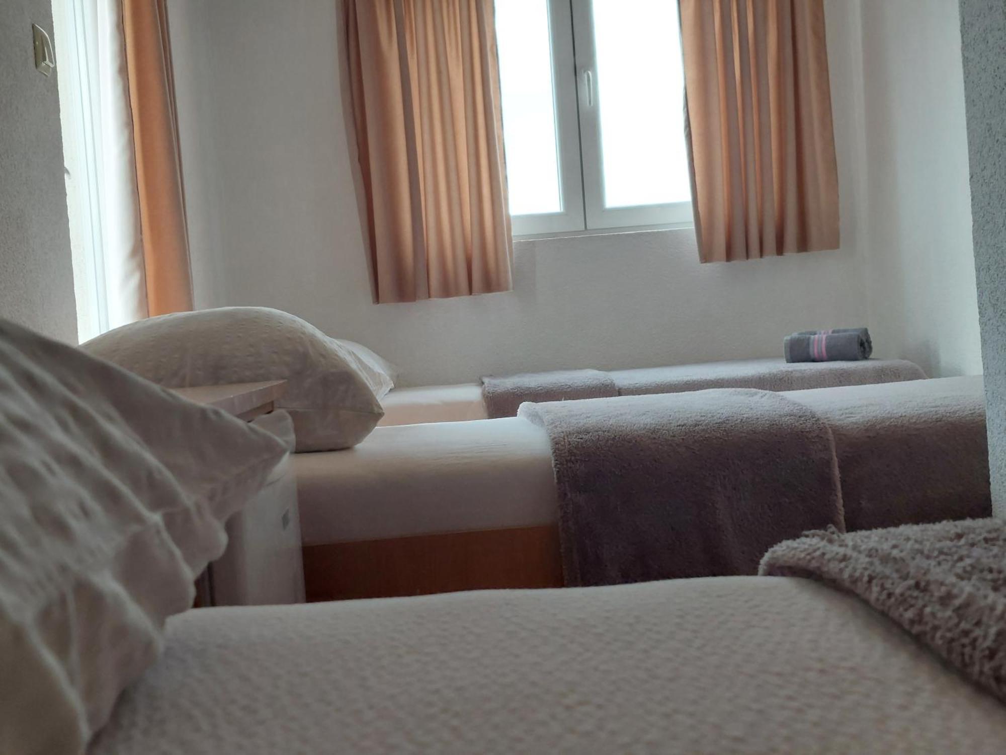 Royal Apartments Neum Esterno foto