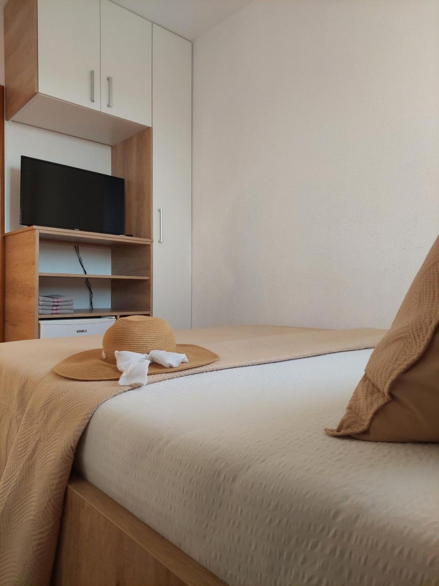 Royal Apartments Neum Esterno foto