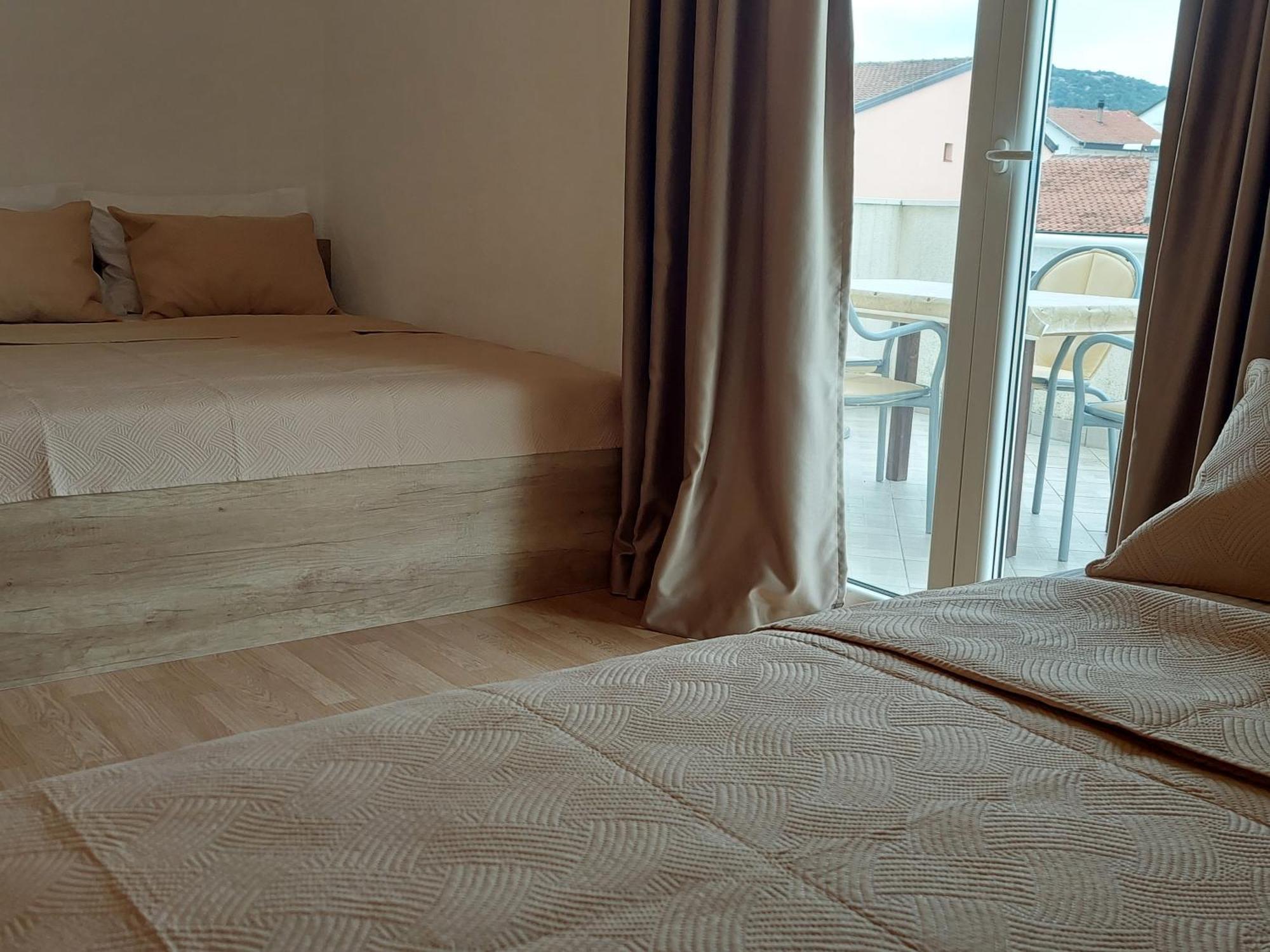 Royal Apartments Neum Esterno foto
