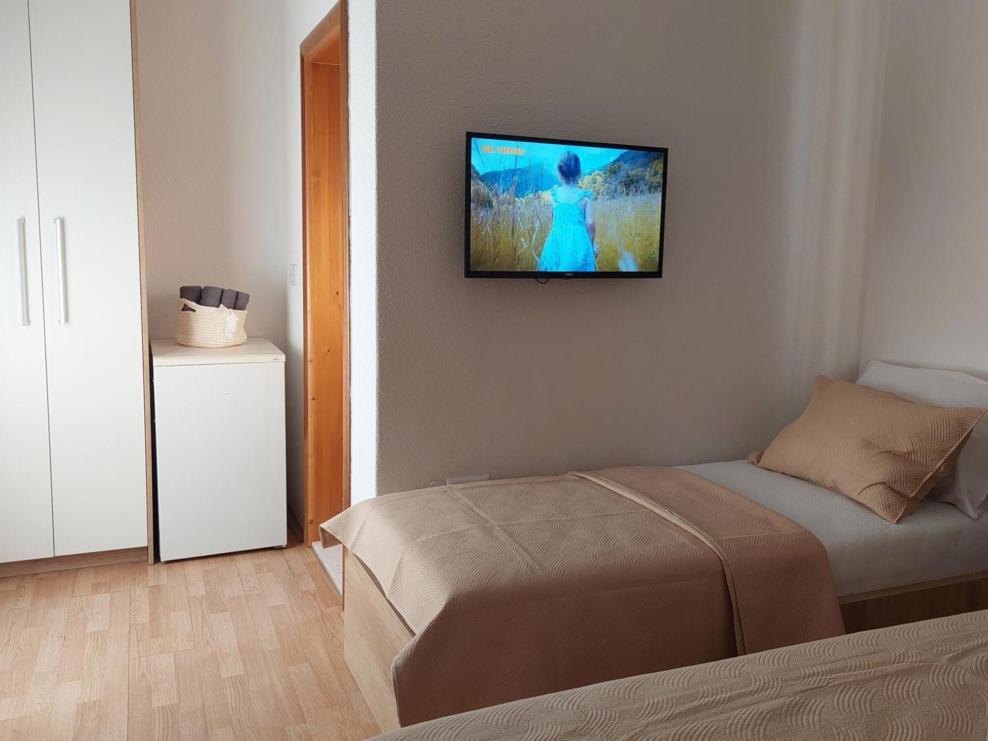Royal Apartments Neum Esterno foto