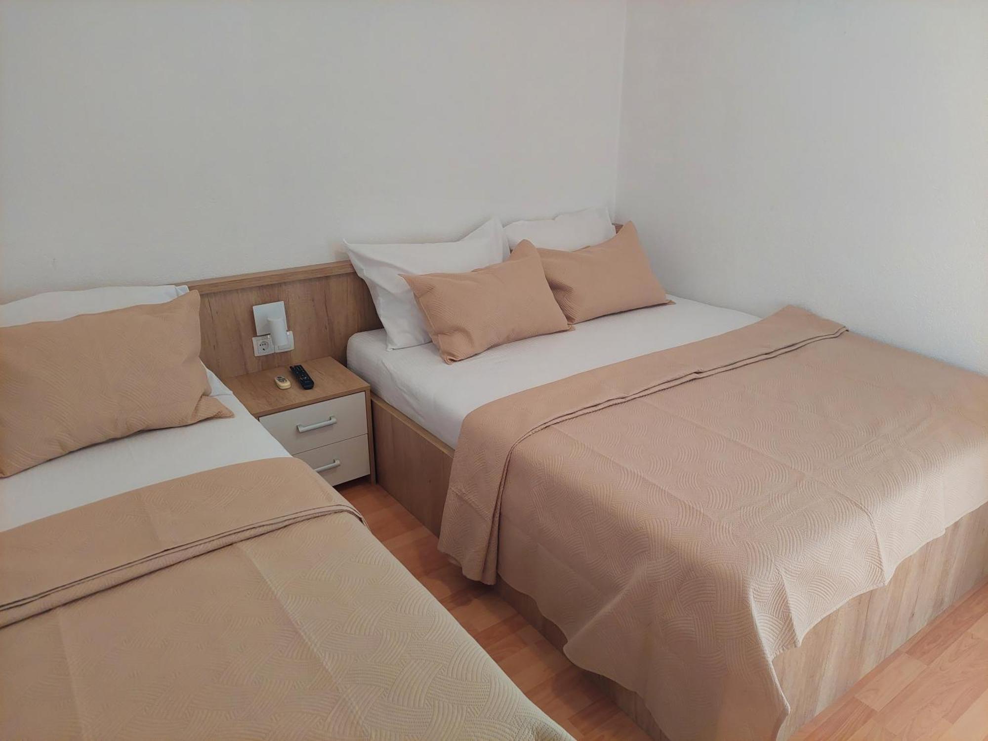 Royal Apartments Neum Esterno foto