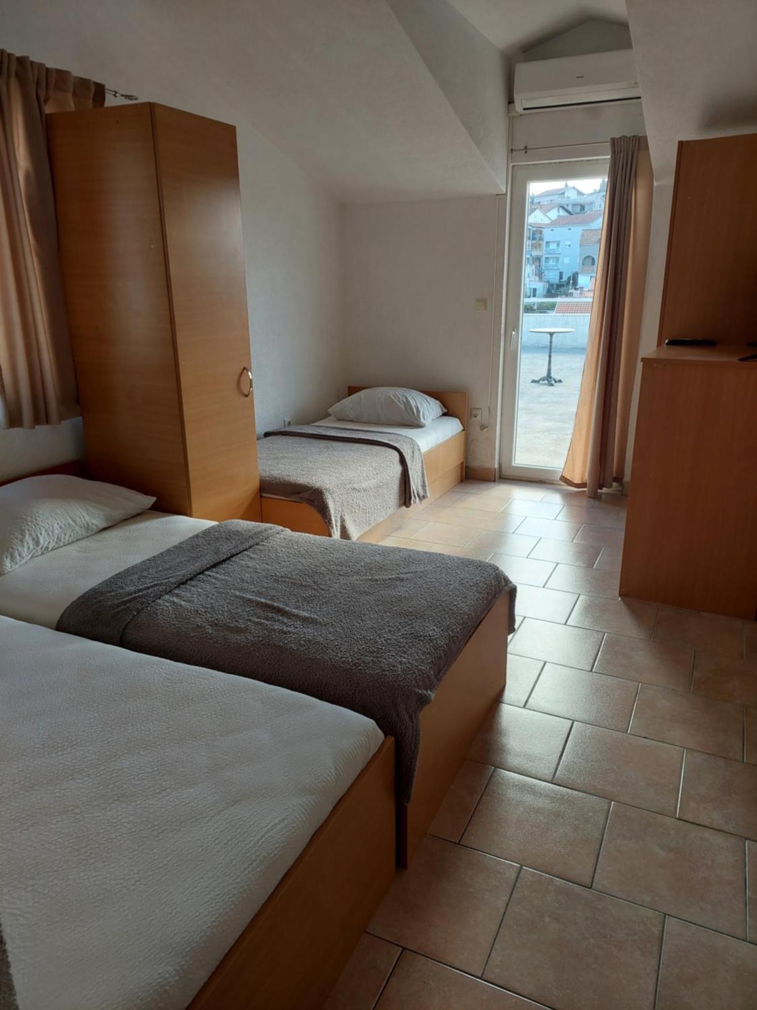 Royal Apartments Neum Esterno foto