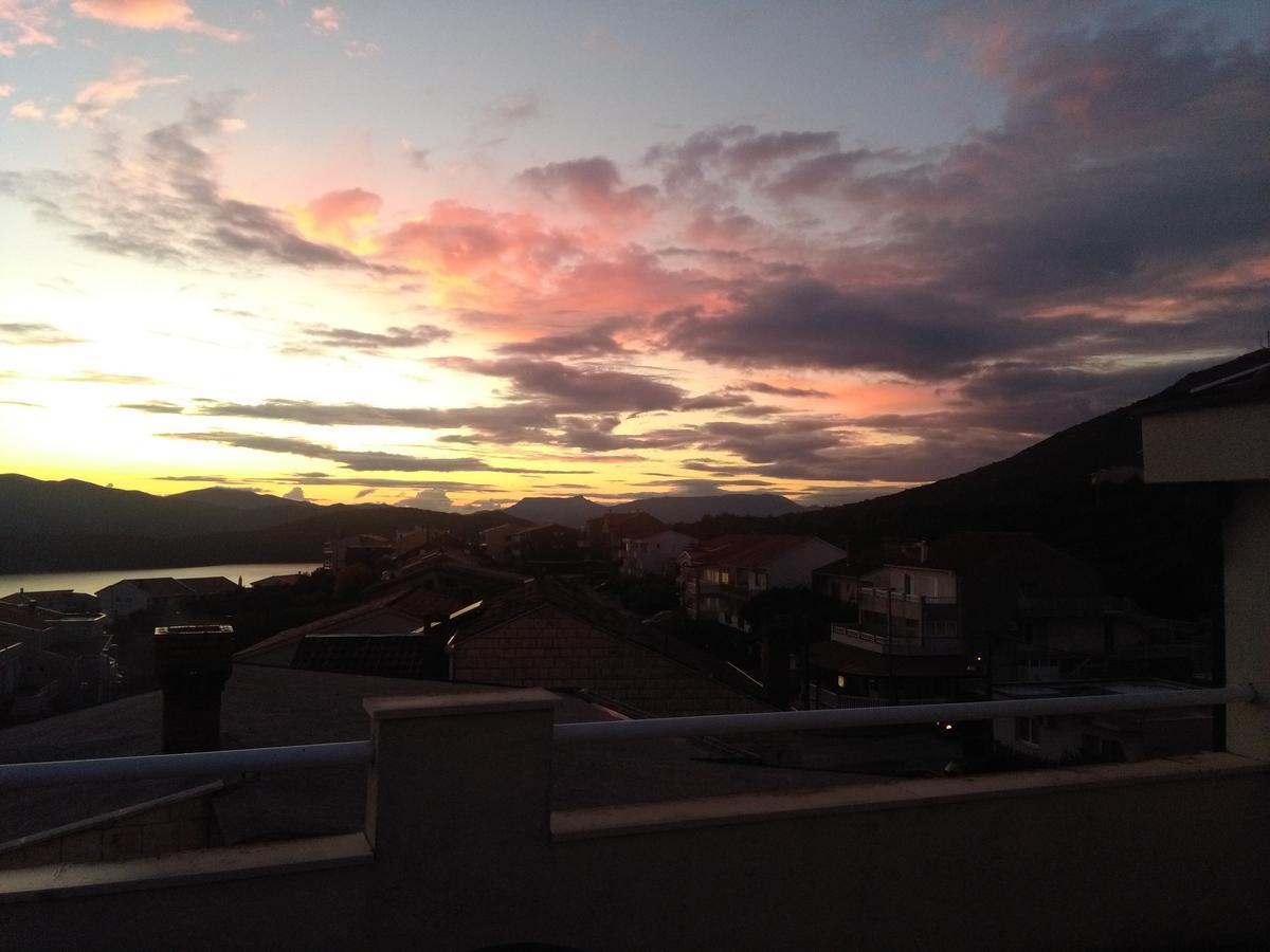 Royal Apartments Neum Esterno foto